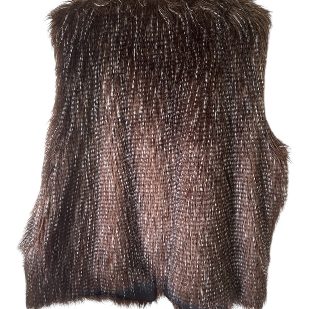 Ostrich Faux Fur Vest - Picture 2 of 3